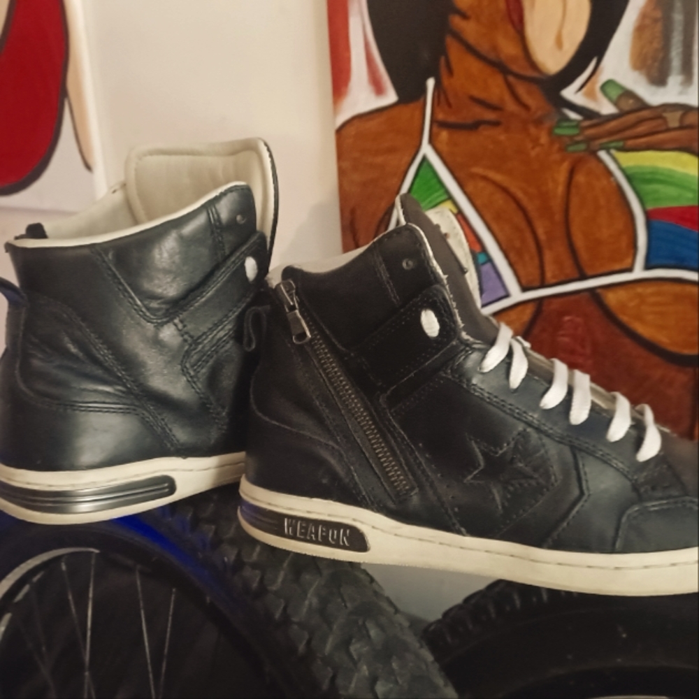 I've got the dopest converse wepon john vatos all leather Hightops, rare!
